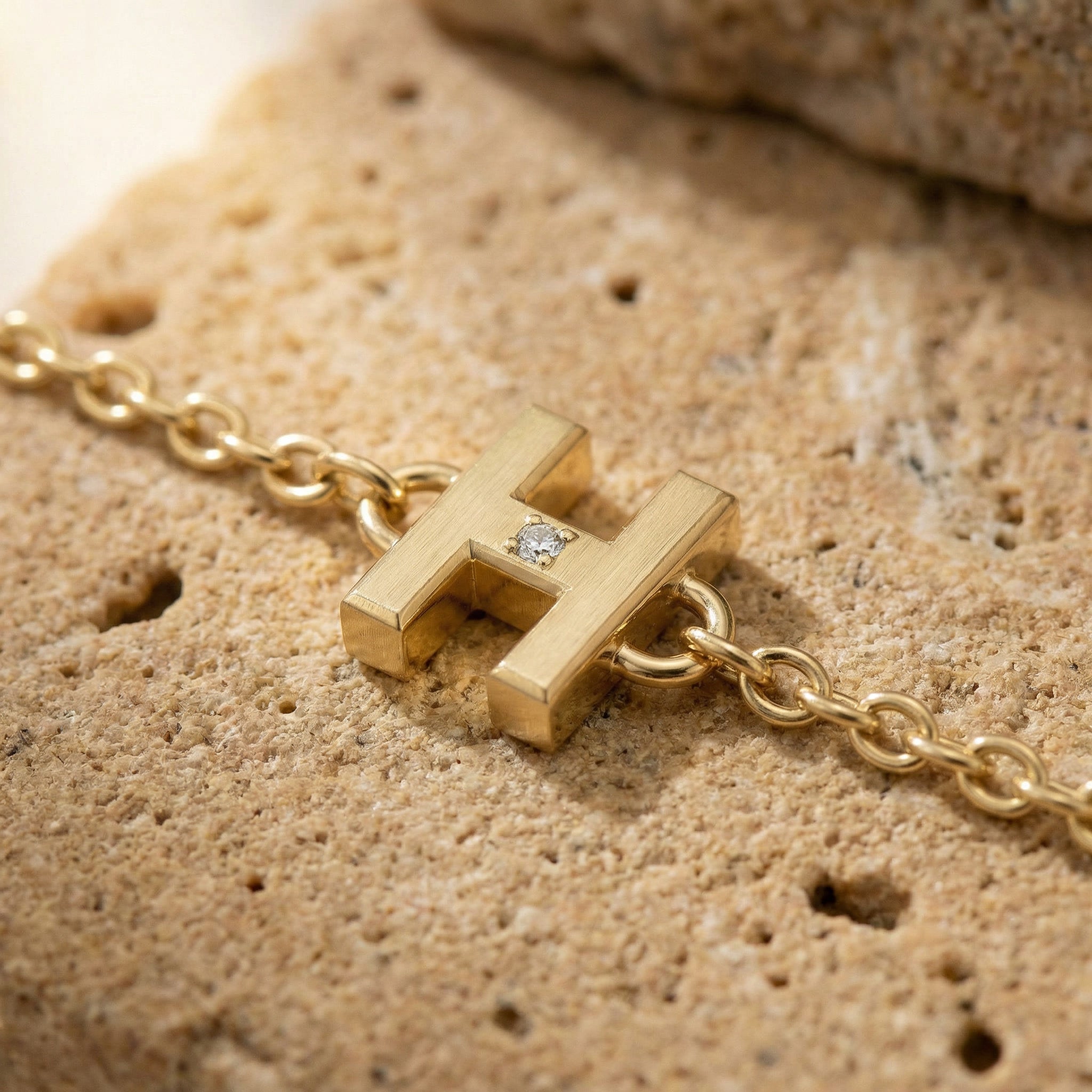 SOLARIS PENDANT, MOISSANITE, MEDIUM MODEL