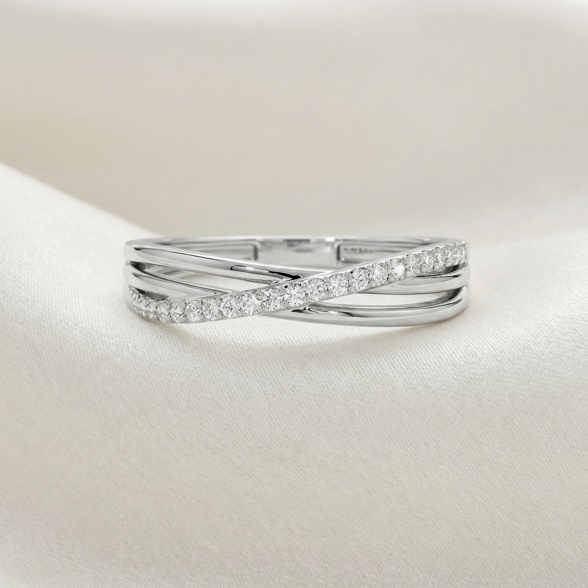 LUMINA ALBA TRIUM RING, PAVÉ