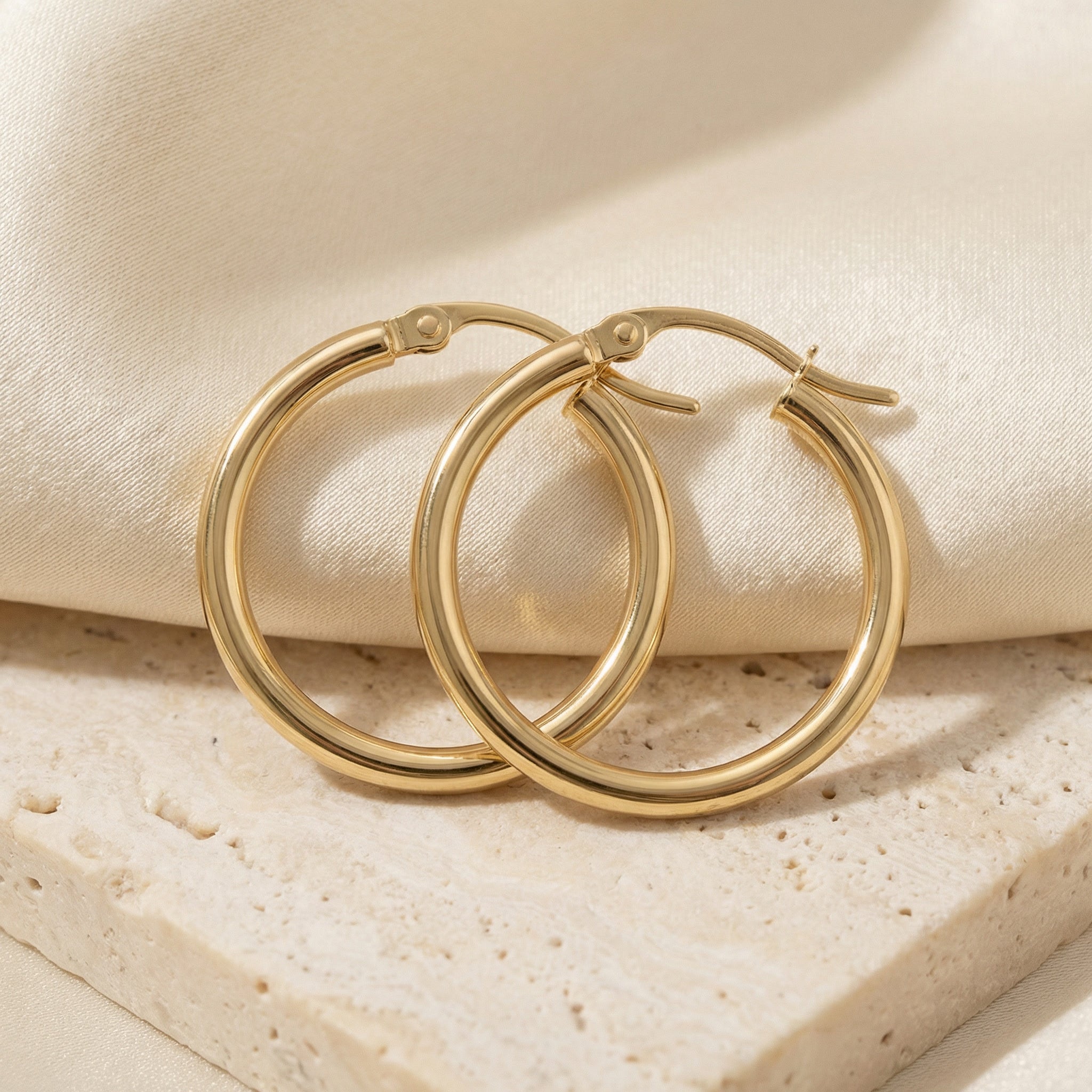 PURUS HOOP EARRINGS, POLISHED GOLD