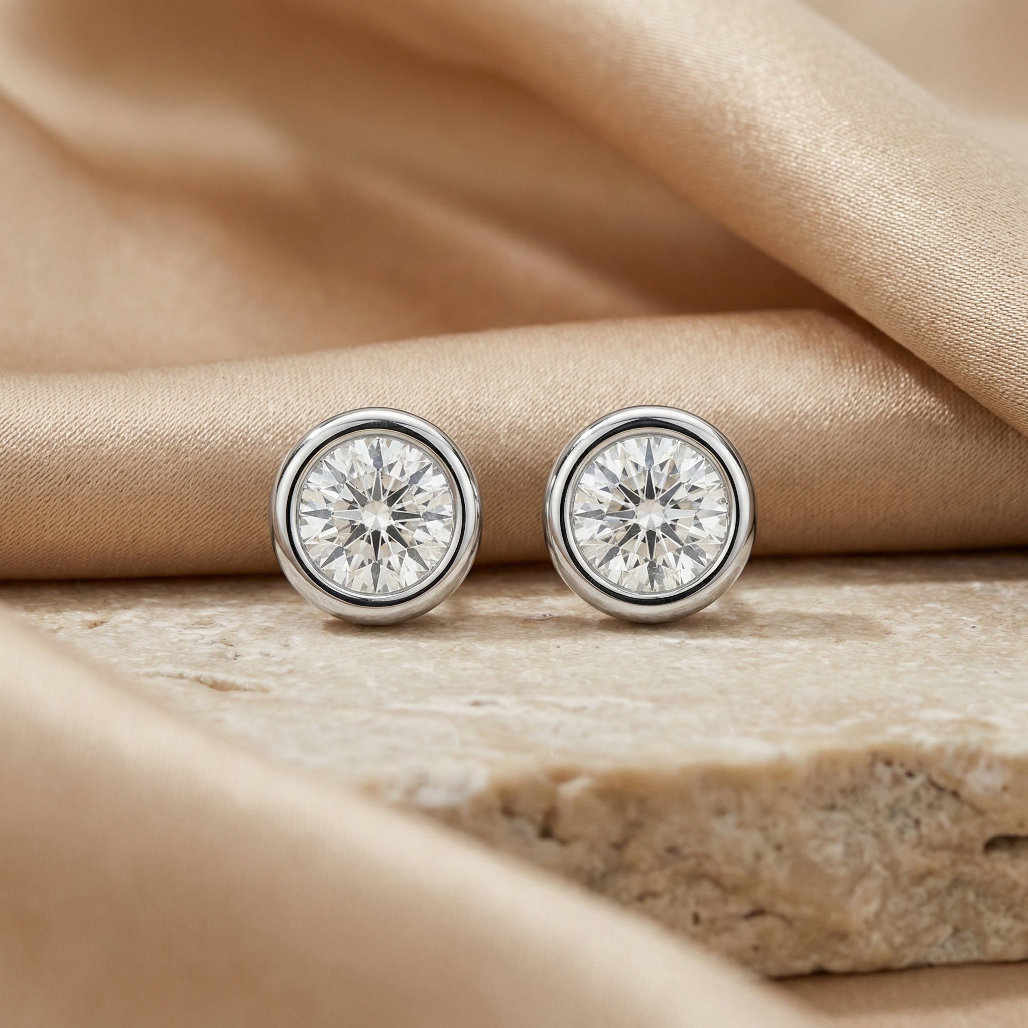 NOVELLA STUD EARRINGS, 2 DIAMONDS