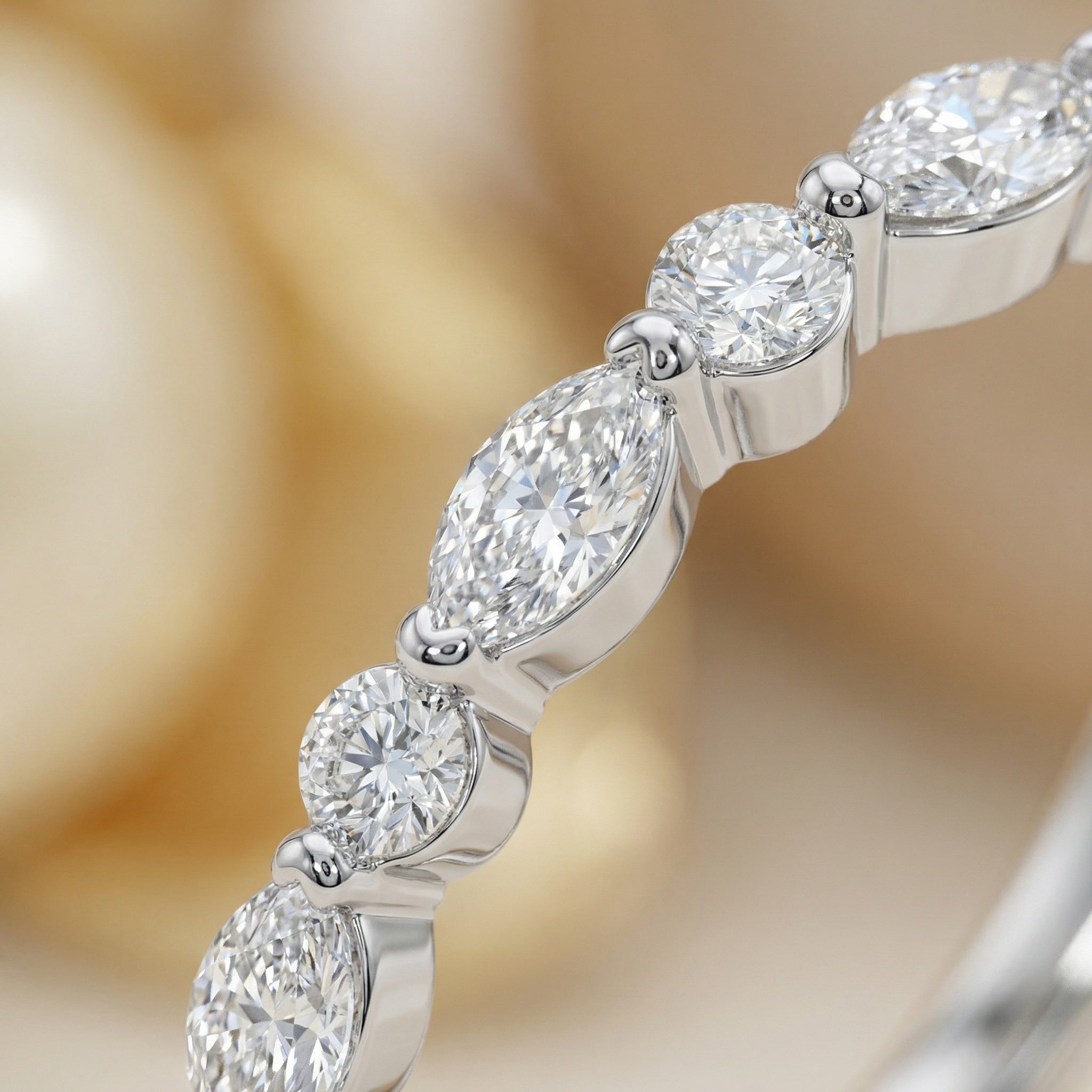 LUMINA ALBA RING, PAVÉ