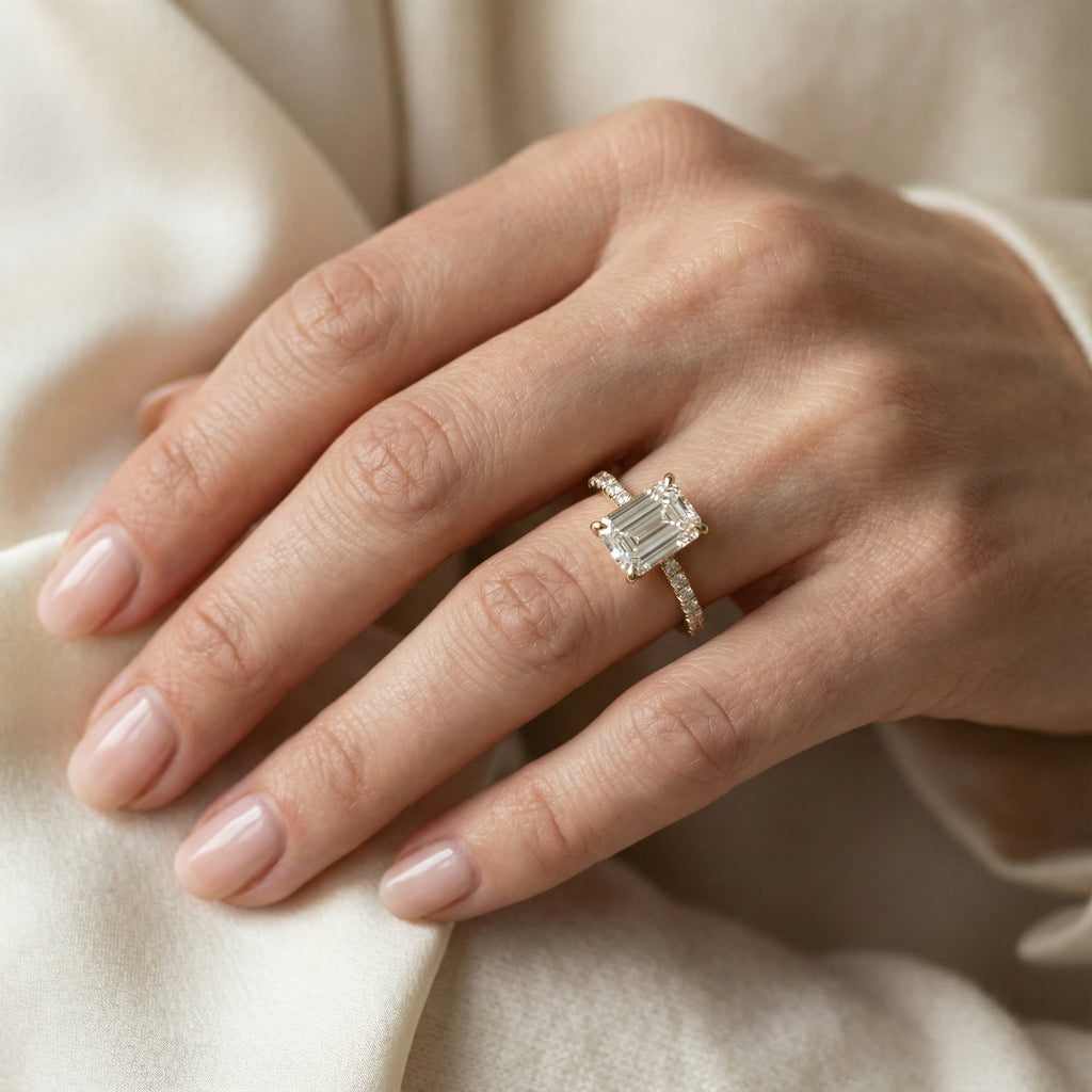 AETERNA RING, EMERALD CUT MOISSANITE, PAVÉ