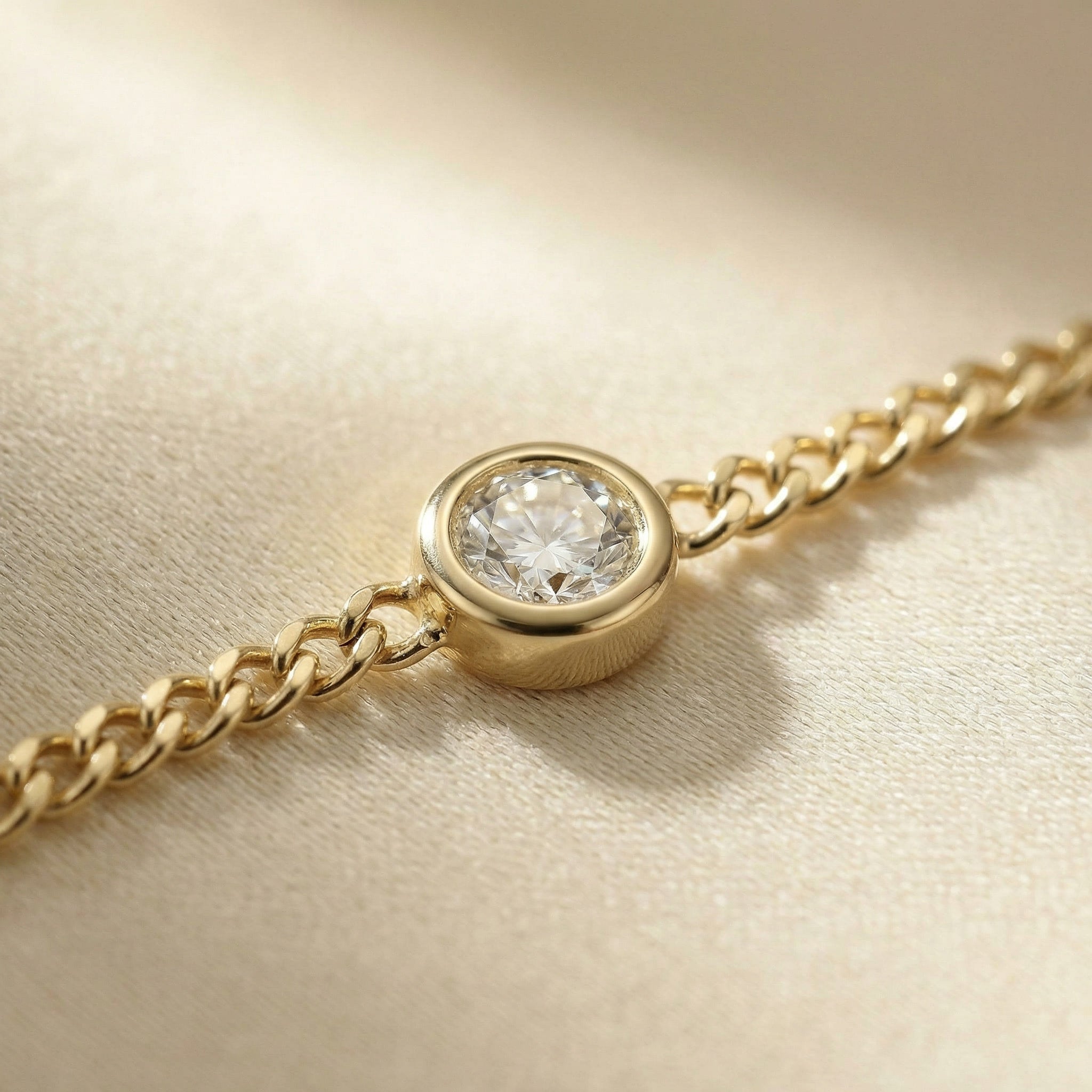 NOVELLA NECKLACE, 7 DIAMONDS, MEDIUM MODEL